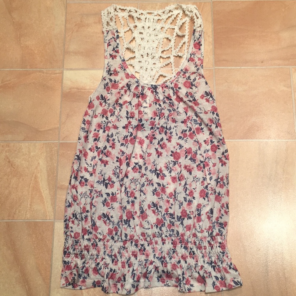 Love Scene Women's Mini Floral Crochet Back Tank Top